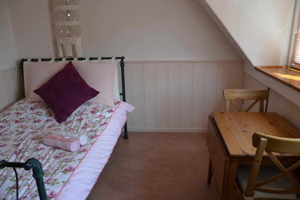 B&B Macbed Checkin-Time 1700-1800 Or Request Before You Book อัลค์มาร์ ห้อง รูปภาพ